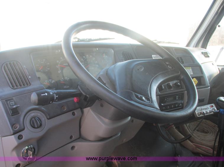 image for item E7106 1999 Sterling L7500 water tanker truck