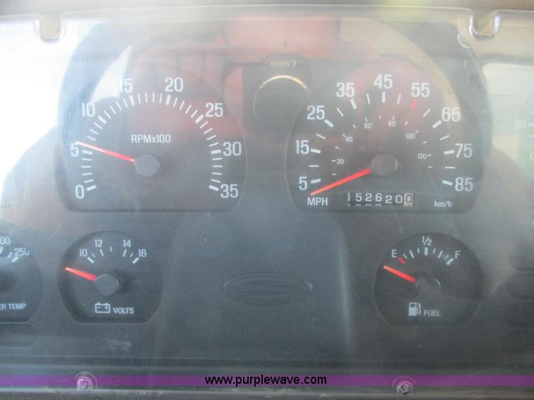 image for item E7106 1999 Sterling L7500 water tanker truck