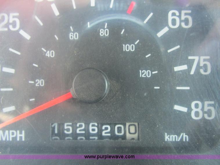 image for item E7106 1999 Sterling L7500 water tanker truck