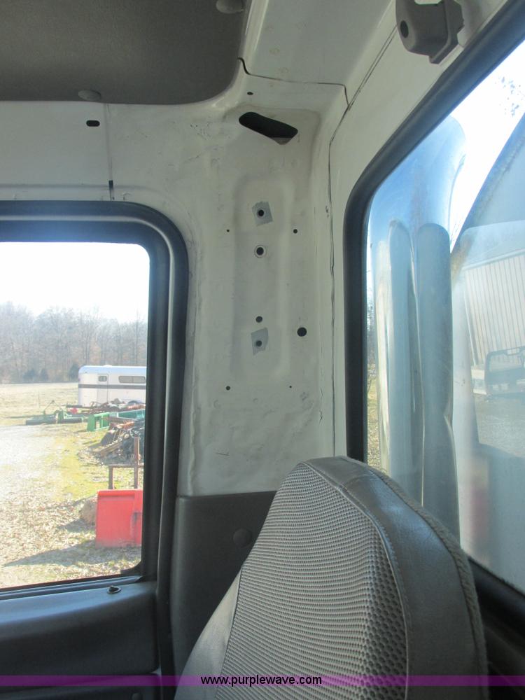 image for item E7106 1999 Sterling L7500 water tanker truck