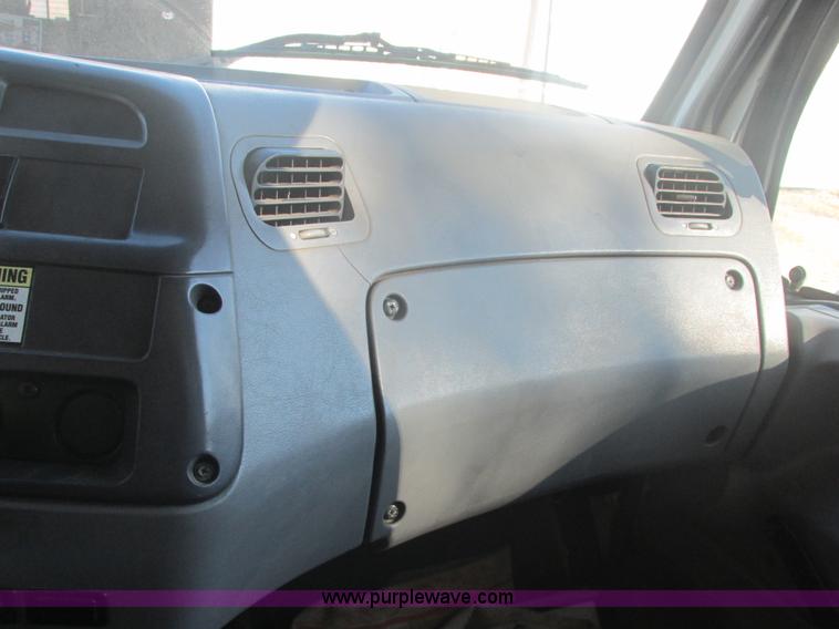 image for item E7106 1999 Sterling L7500 water tanker truck