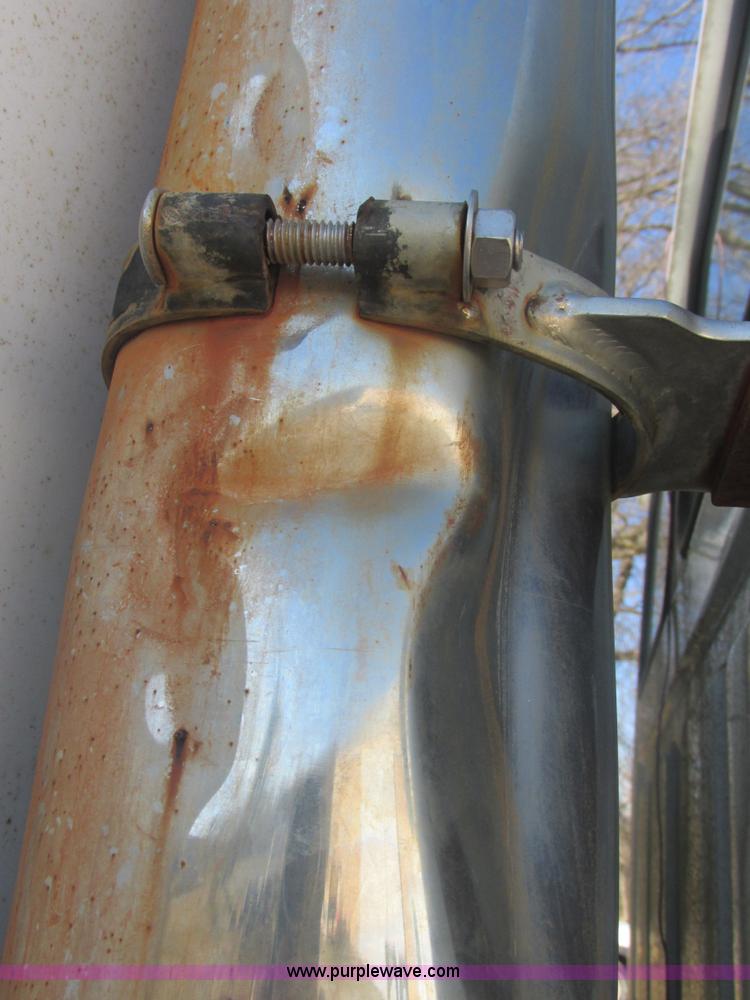 image for item E7106 1999 Sterling L7500 water tanker truck