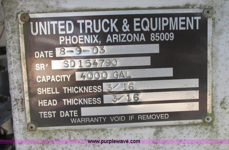 image for item E7106 1999 Sterling L7500 water tanker truck