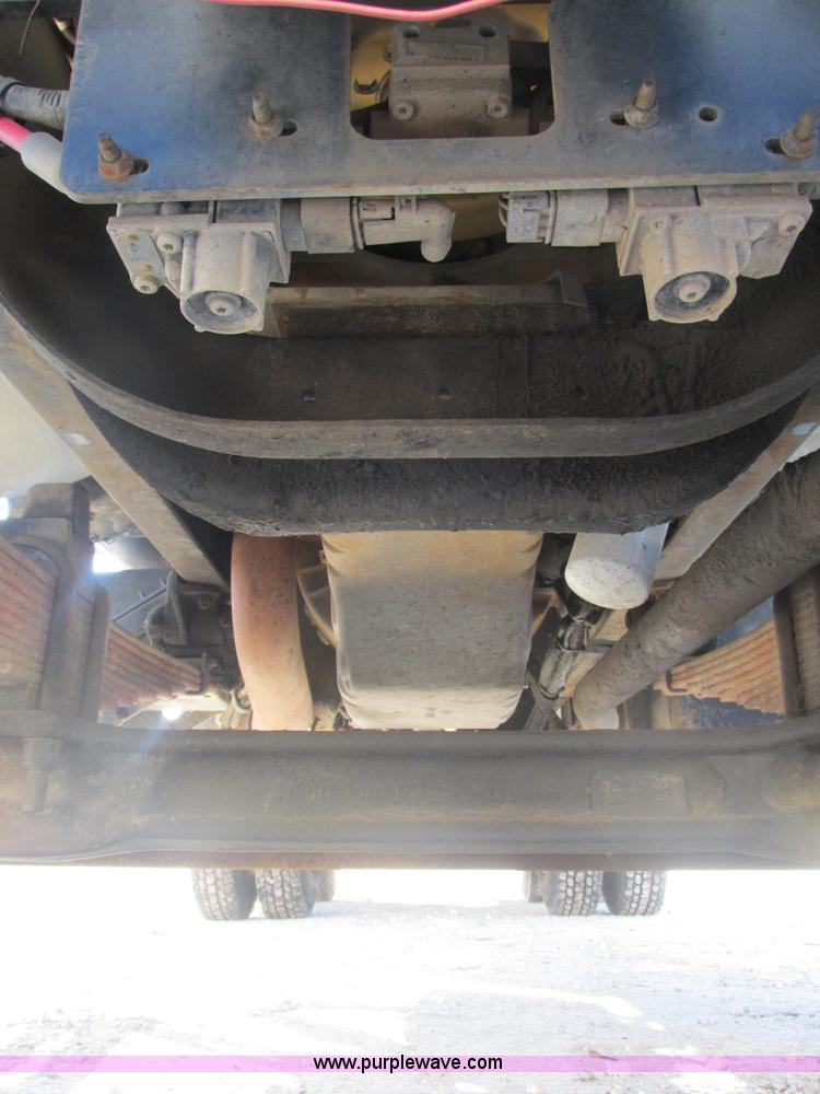 image for item E7106 1999 Sterling L7500 water tanker truck