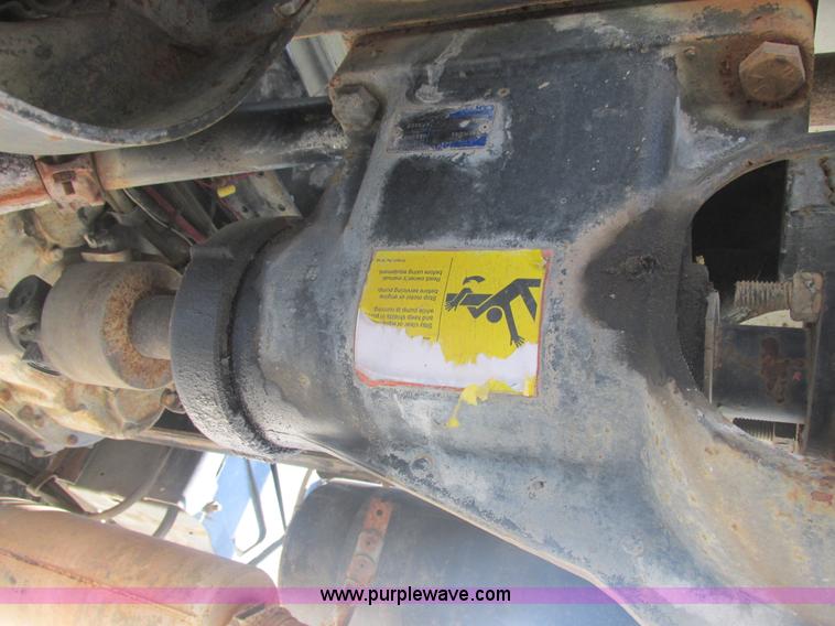 image for item E7106 1999 Sterling L7500 water tanker truck