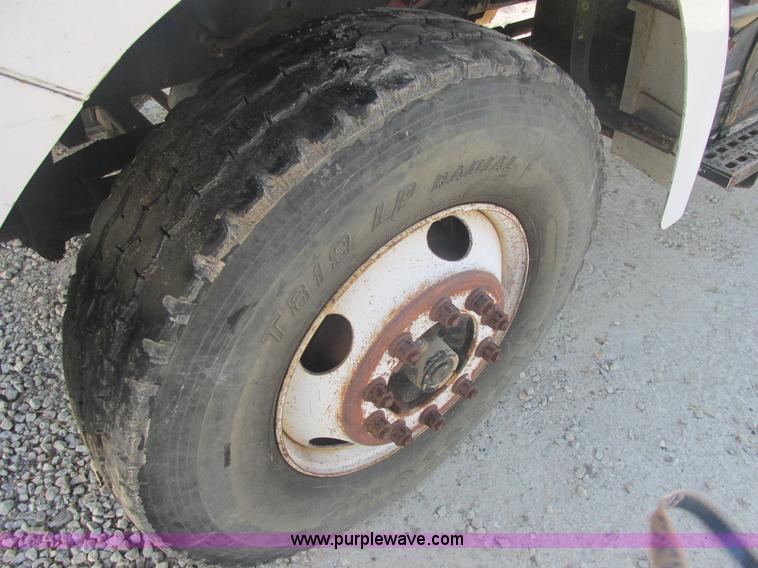 image for item E7106 1999 Sterling L7500 water tanker truck