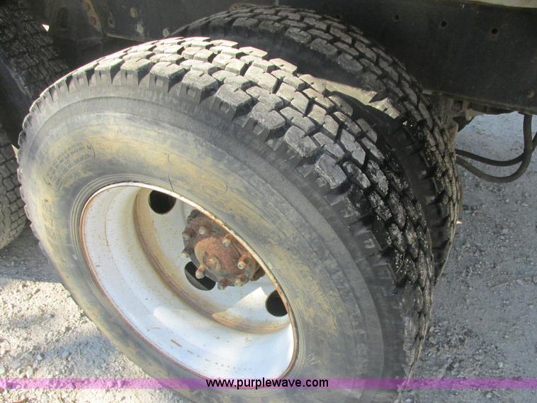 image for item E7106 1999 Sterling L7500 water tanker truck