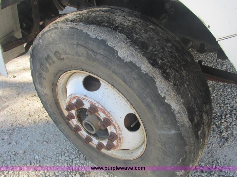 image for item E7106 1999 Sterling L7500 water tanker truck