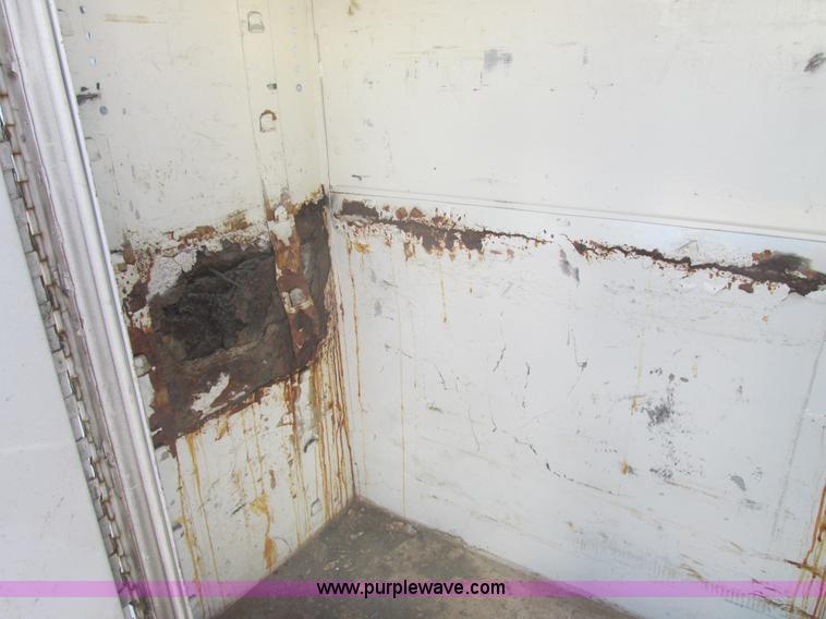 image for item E7109 1997 International 4700 bucket truck