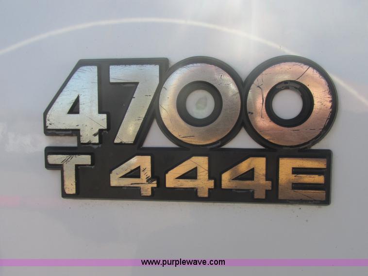 image for item E7109 1997 International 4700 bucket truck