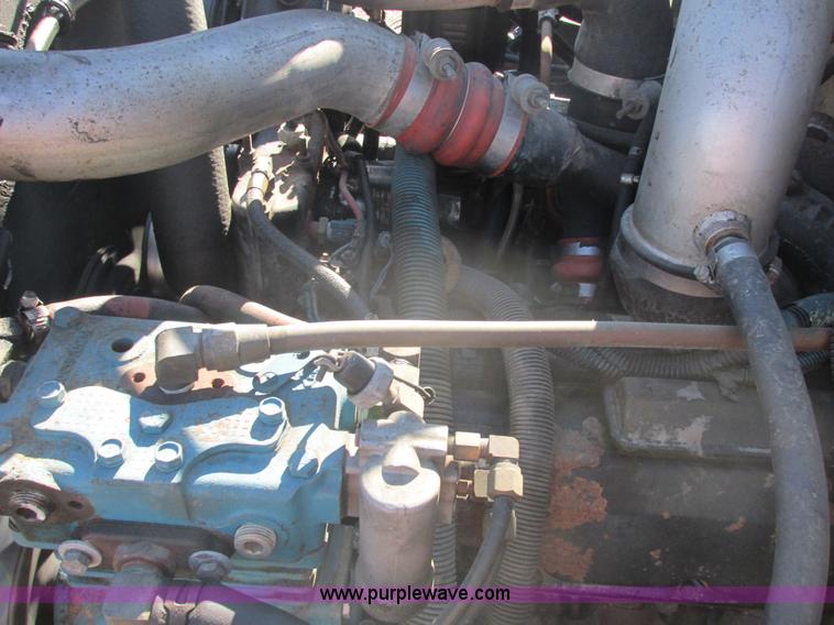 image for item E7109 1997 International 4700 bucket truck