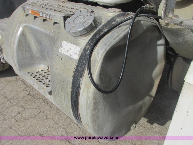 image for item E7129 1993 Mack RD6905 dump truck