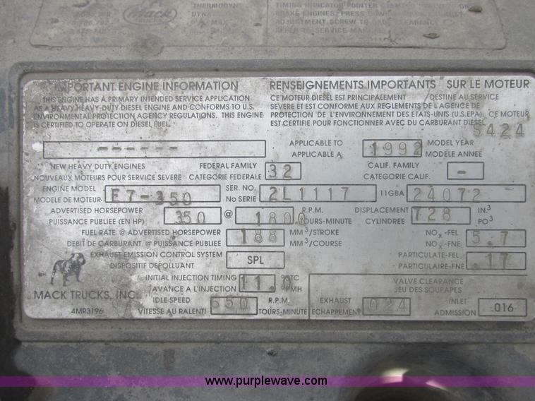 image for item E7129 1993 Mack RD6905 dump truck