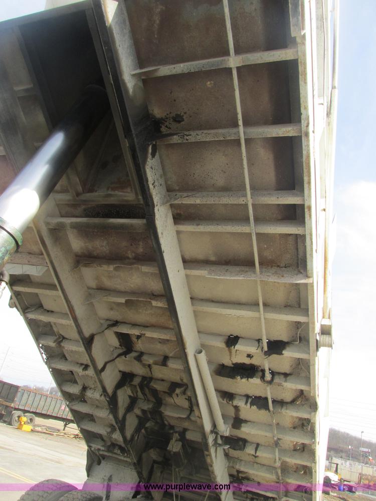 image for item E7129 1993 Mack RD6905 dump truck