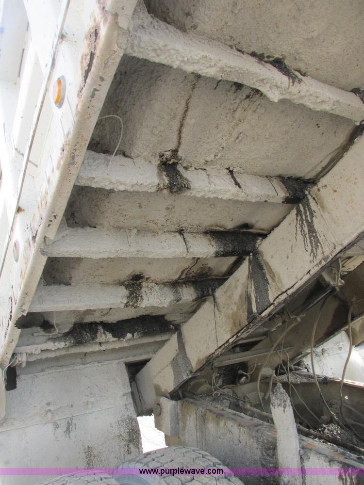 image for item E7129 1993 Mack RD6905 dump truck