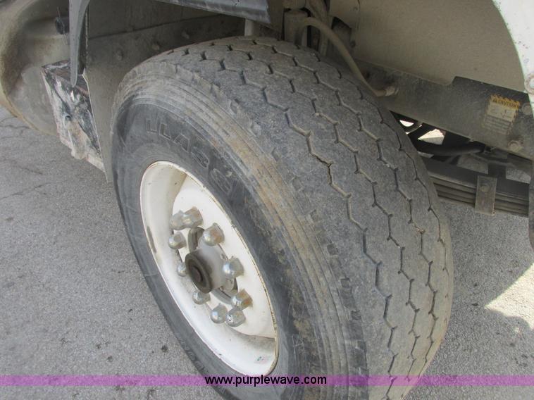 image for item E7129 1993 Mack RD6905 dump truck