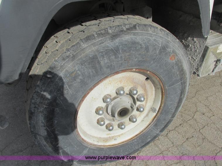 image for item E7129 1993 Mack RD6905 dump truck