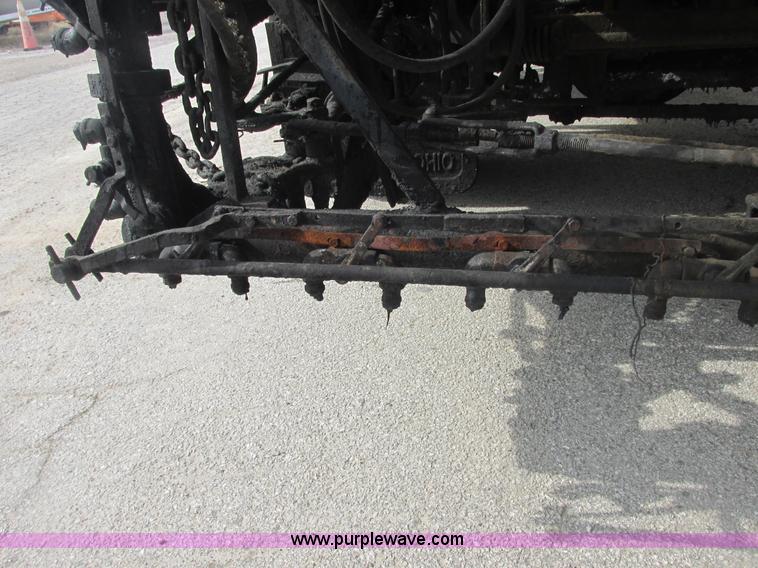 image for item E7131 1980 International 1854 oil distributor truck