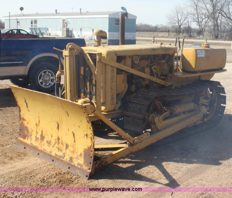 image for item E8447 1944 Caterpillar D2 dozer