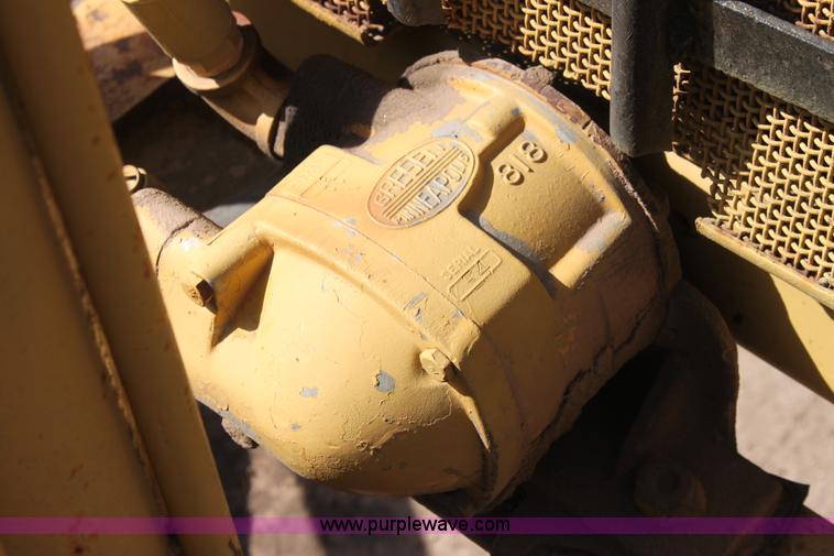 image for item E8447 1944 Caterpillar D2 dozer