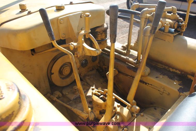 image for item E8447 1944 Caterpillar D2 dozer