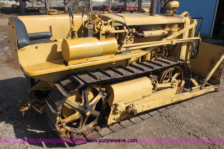 image for item E8447 1944 Caterpillar D2 dozer