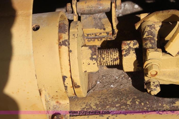 image for item E8447 1944 Caterpillar D2 dozer