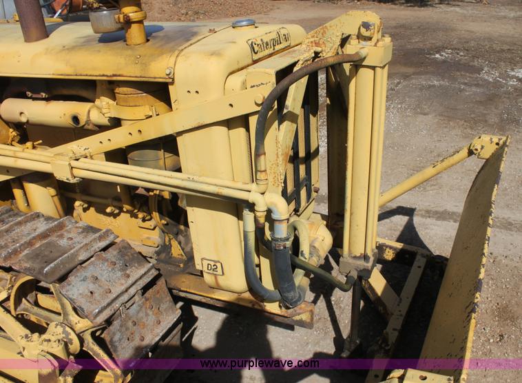 image for item E8447 1944 Caterpillar D2 dozer