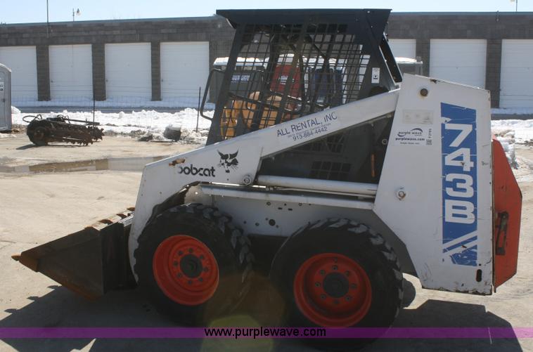 image for item F2785 1993 Bobcat 743B skid steer