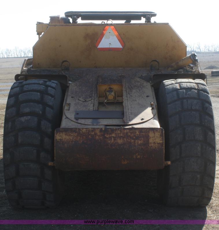 image for item F2821 1976 Caterpillar 613  elevating scraper