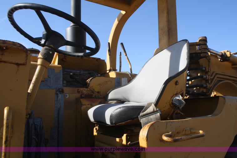 image for item F2821 1976 Caterpillar 613  elevating scraper