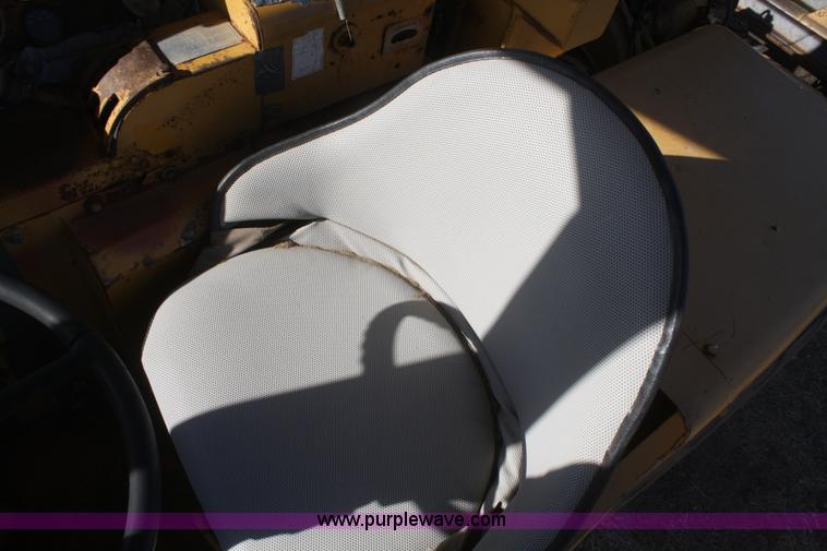 image for item F2821 1976 Caterpillar 613  elevating scraper