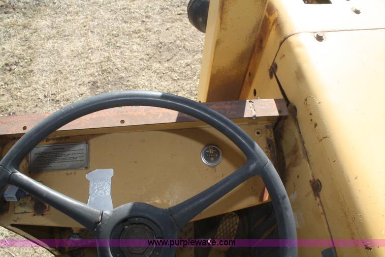 image for item F2821 1976 Caterpillar 613  elevating scraper