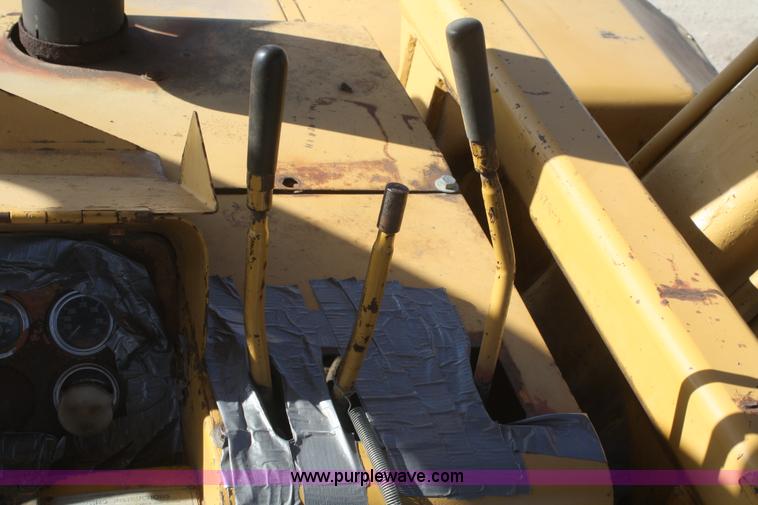 image for item F2821 1976 Caterpillar 613  elevating scraper