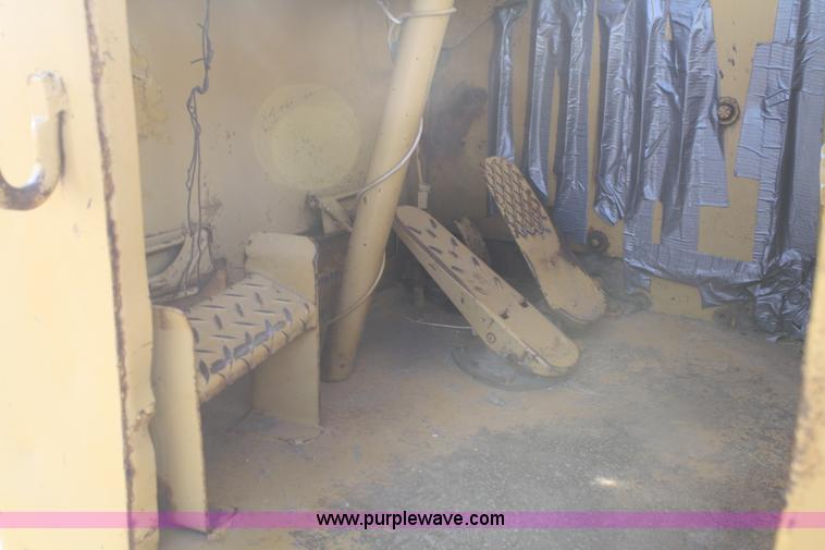 image for item F2821 1976 Caterpillar 613  elevating scraper