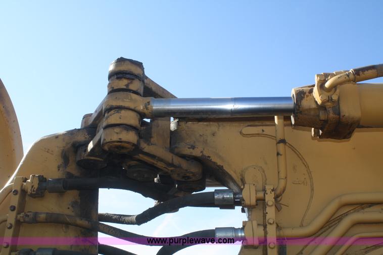 image for item F2821 1976 Caterpillar 613  elevating scraper