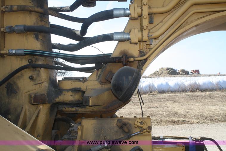 image for item F2821 1976 Caterpillar 613  elevating scraper