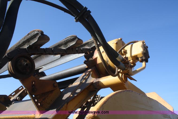 image for item F2821 1976 Caterpillar 613  elevating scraper