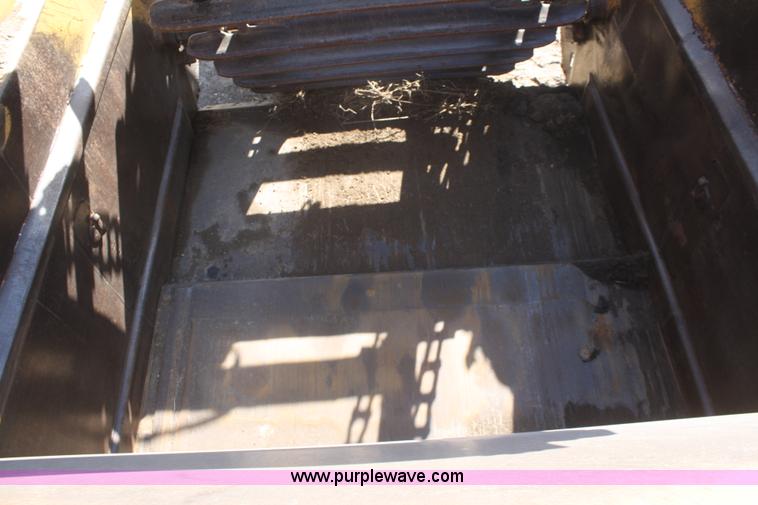 image for item F2821 1976 Caterpillar 613  elevating scraper