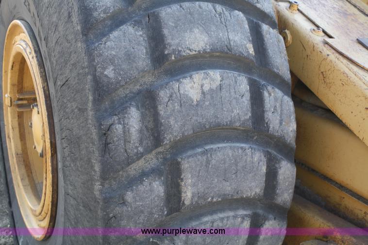 image for item F2821 1976 Caterpillar 613  elevating scraper