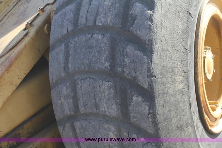 image for item F2821 1976 Caterpillar 613  elevating scraper