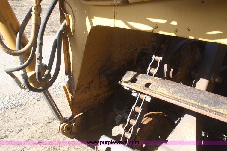 image for item F2821 1976 Caterpillar 613  elevating scraper