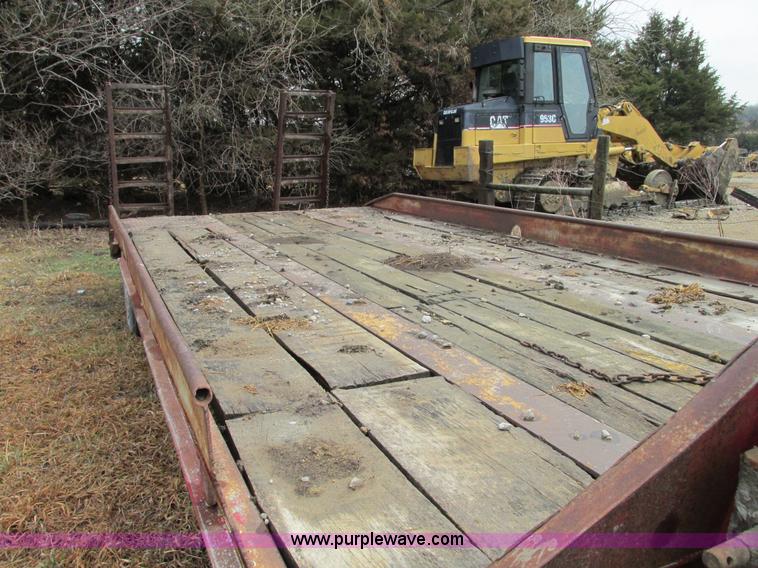 1982 Reid single axle lowboy trailer in KS Item F2873 sold