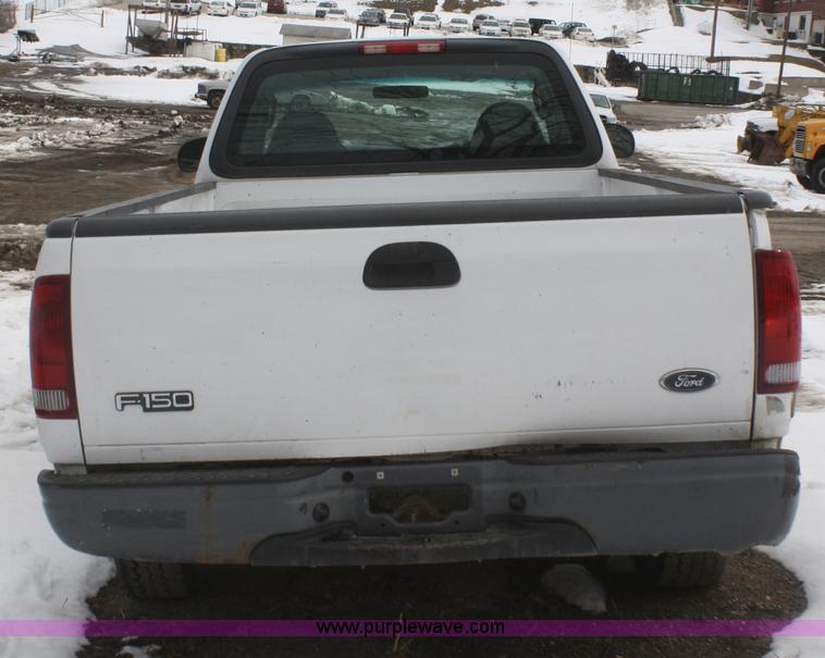 image for item F2955 2002 Ford F150 XL pickup truck