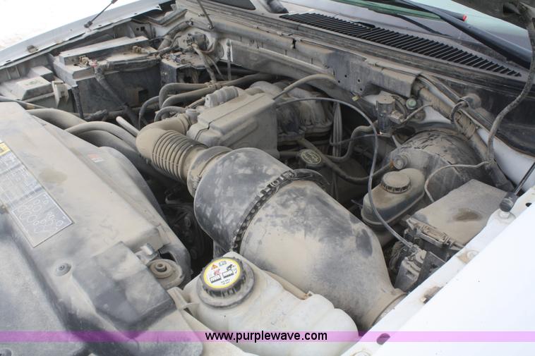 image for item F2955 2002 Ford F150 XL pickup truck