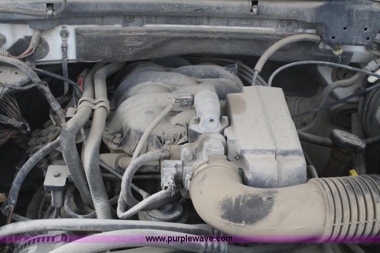 image for item F2955 2002 Ford F150 XL pickup truck