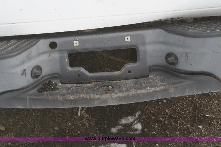 image for item F2955 2002 Ford F150 XL pickup truck