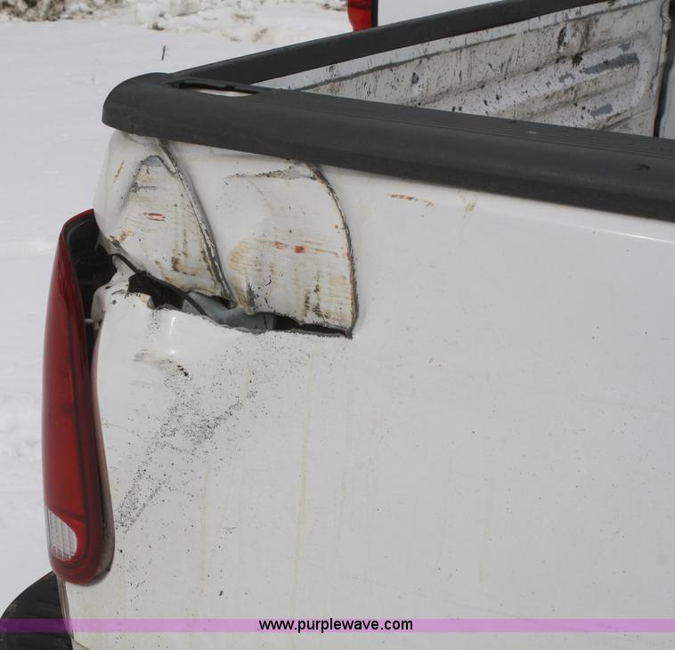 image for item F2955 2002 Ford F150 XL pickup truck