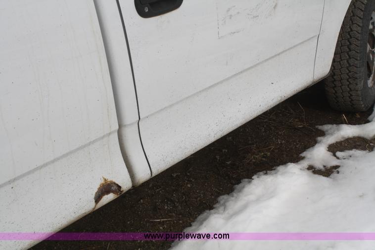 image for item F2955 2002 Ford F150 XL pickup truck