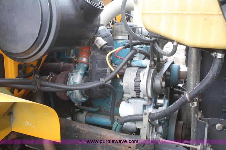 image for item F2956 1996 International 4900 oil distributor truck